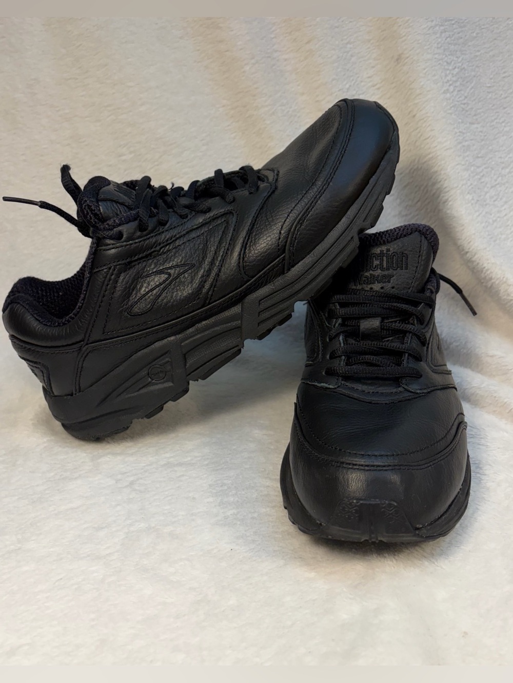 Brooks Addiction Walkers Black Shoes - Comfort and Support Men’s Size 9